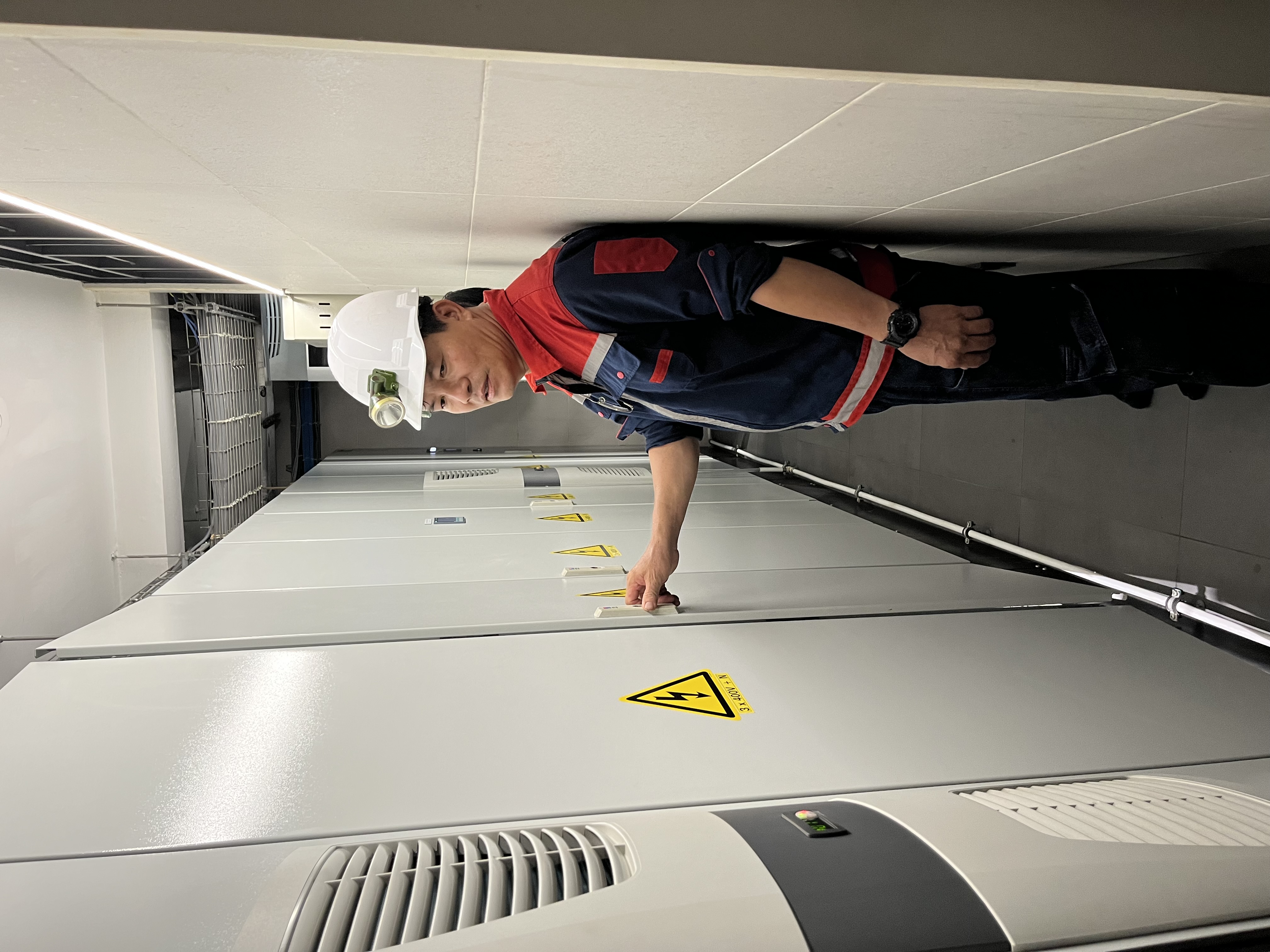 ve-sinh-may-lanh-tu-dien-rittal-ba-ria