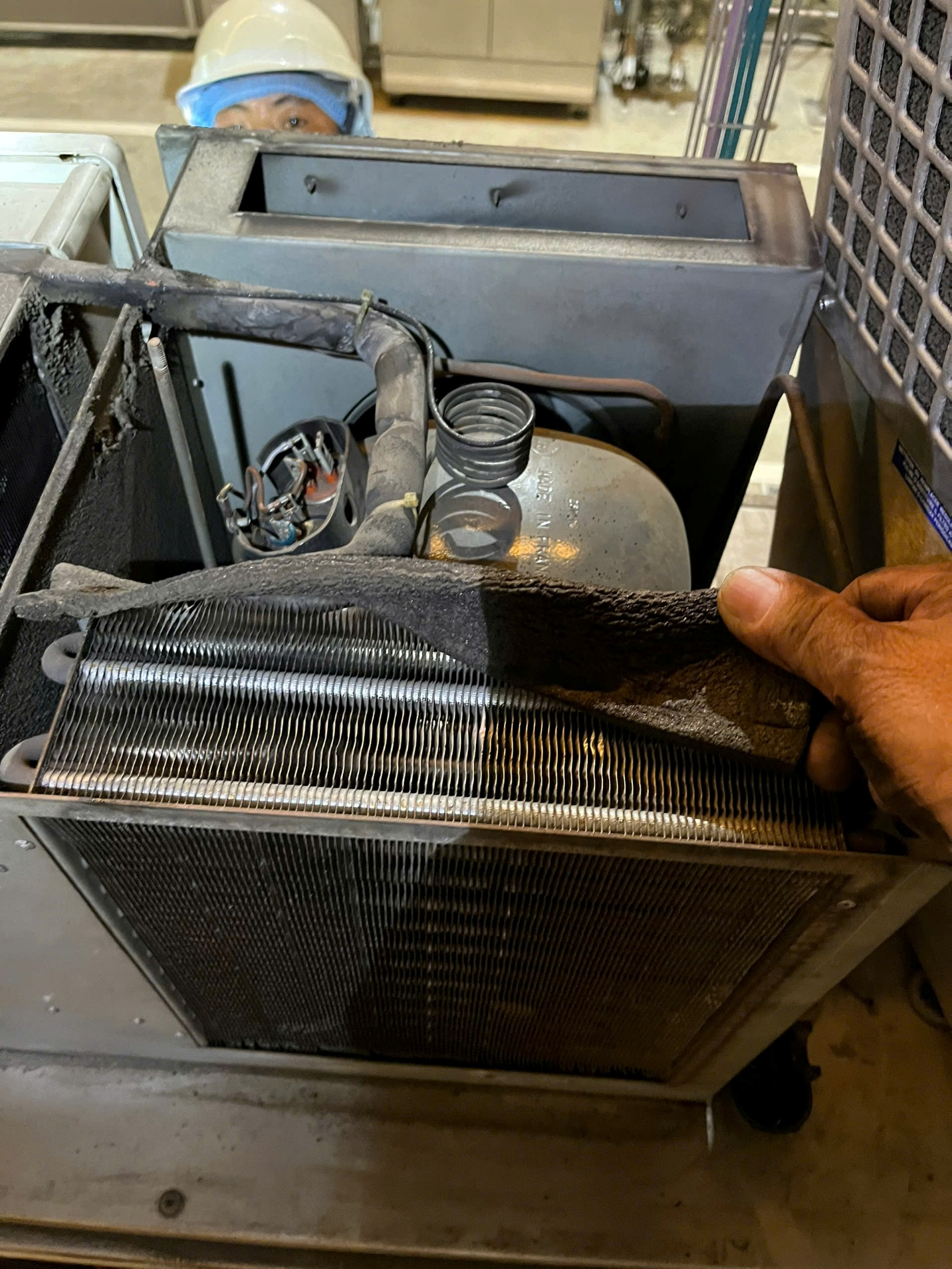 Sửa chữa máy lạnh tủ điện Rittal tại Long An