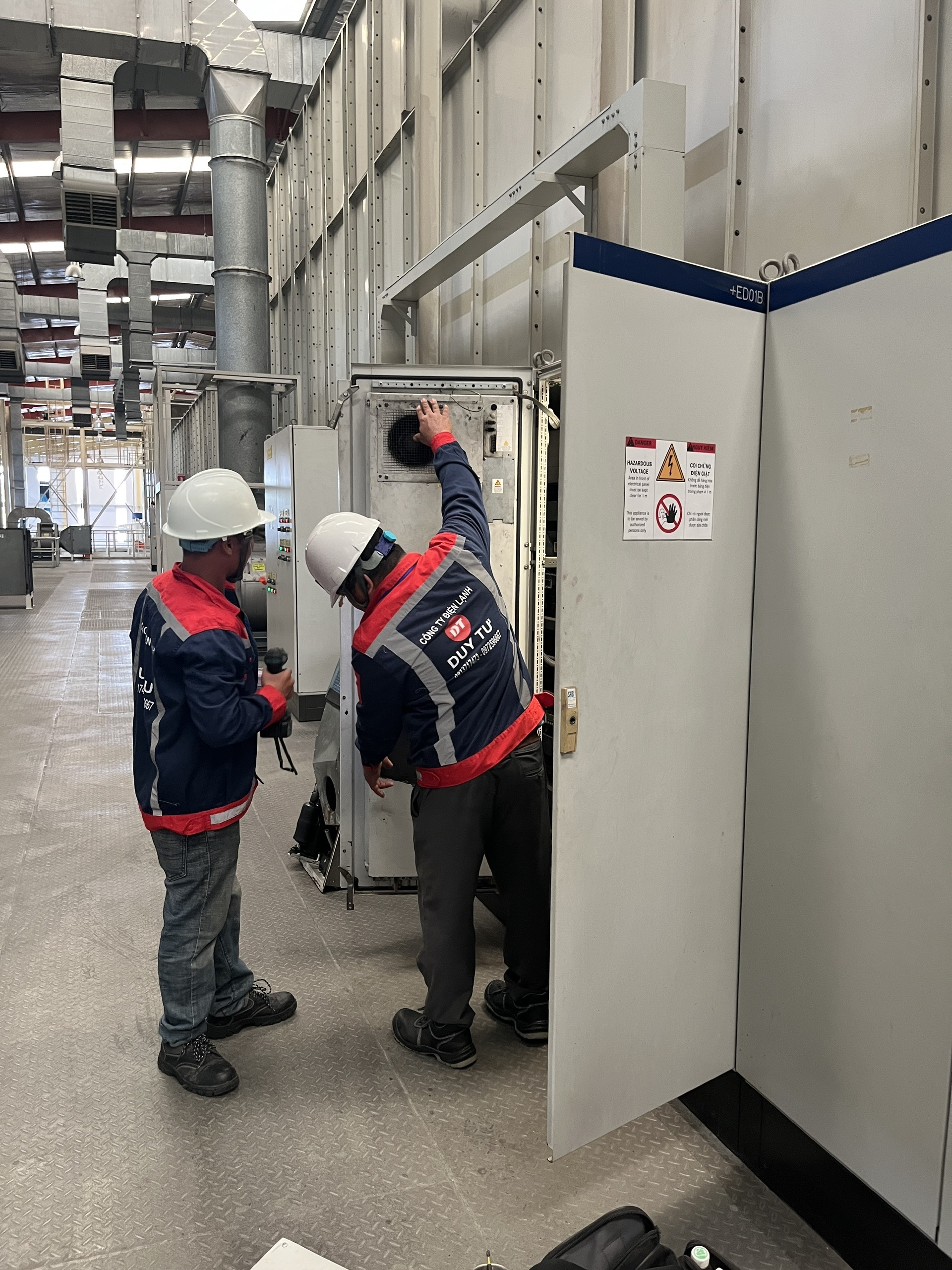 ve-sinh-may-lanh-tu-dien-rittal-ba-ria