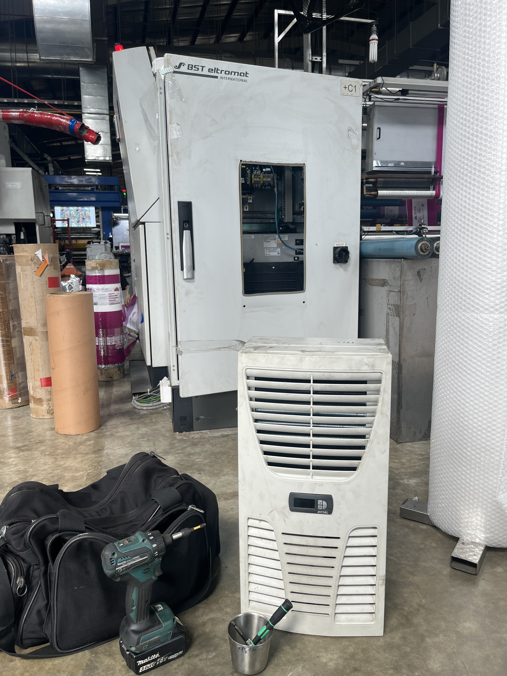 ve-sinh-may-lanh-rittal-chau-duc