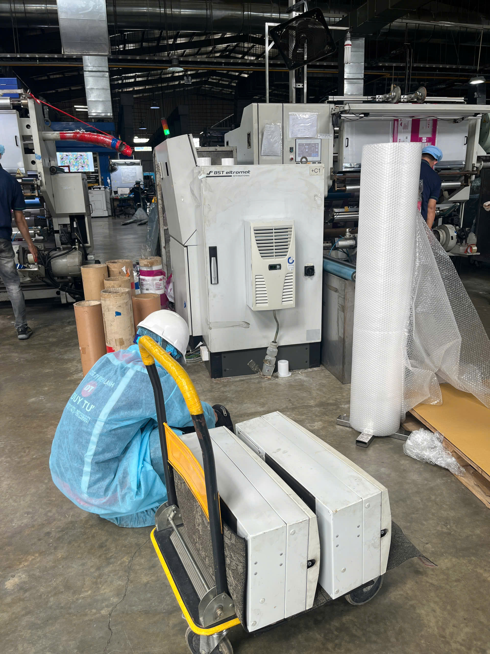 ve-sinh-may-lanh-tu-dien-rittal-tan-thanh