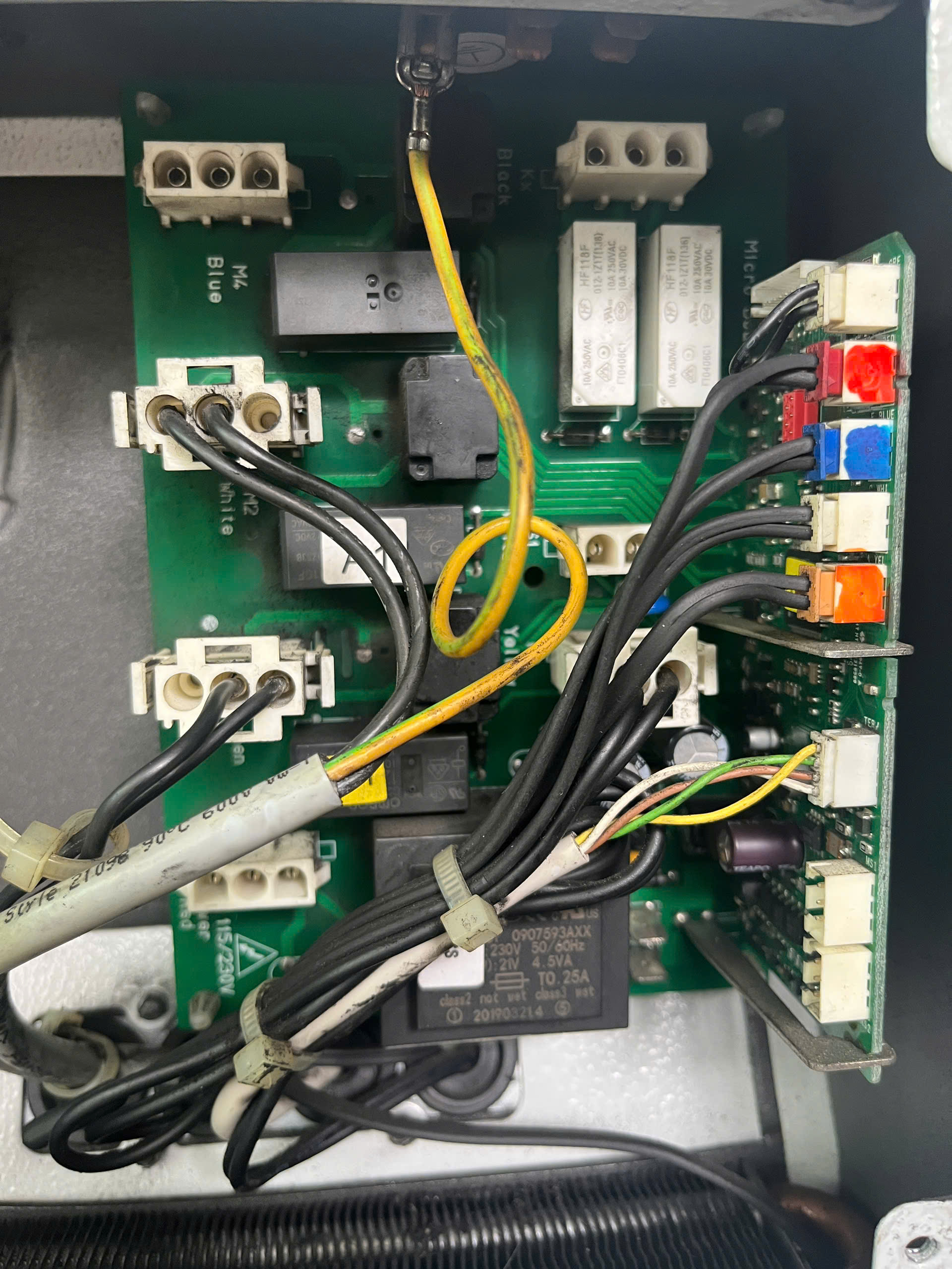 dich-vu-ve-sinh-may-lanh-cong-nghiep-rittal