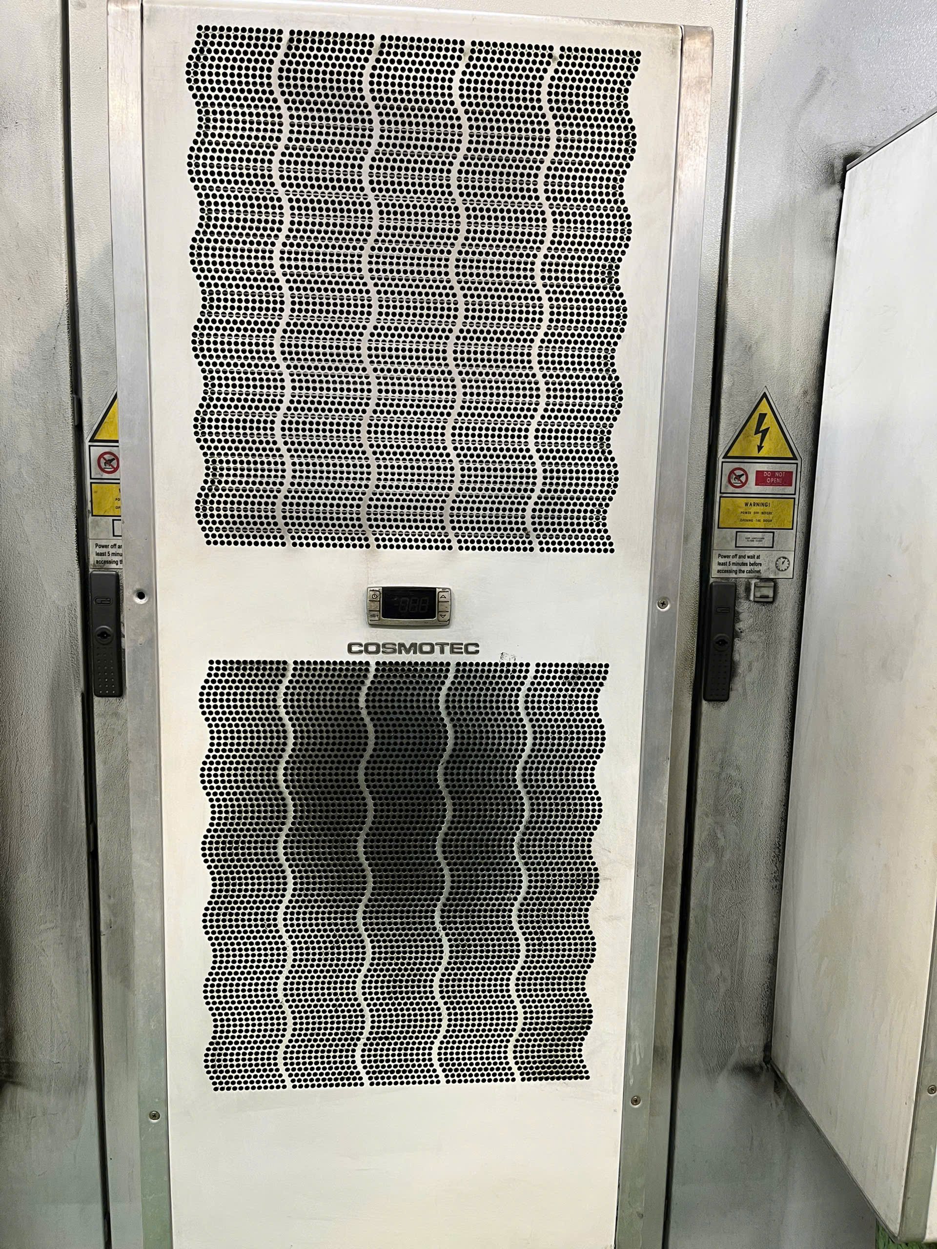 ve-sinh-rittal-tu-dien-kcn-my-xuan