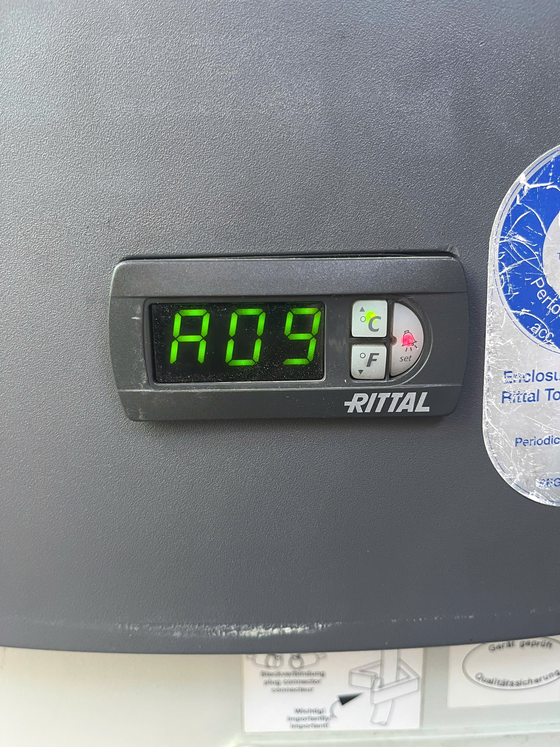 cac-su-co-may-lanh-rittal