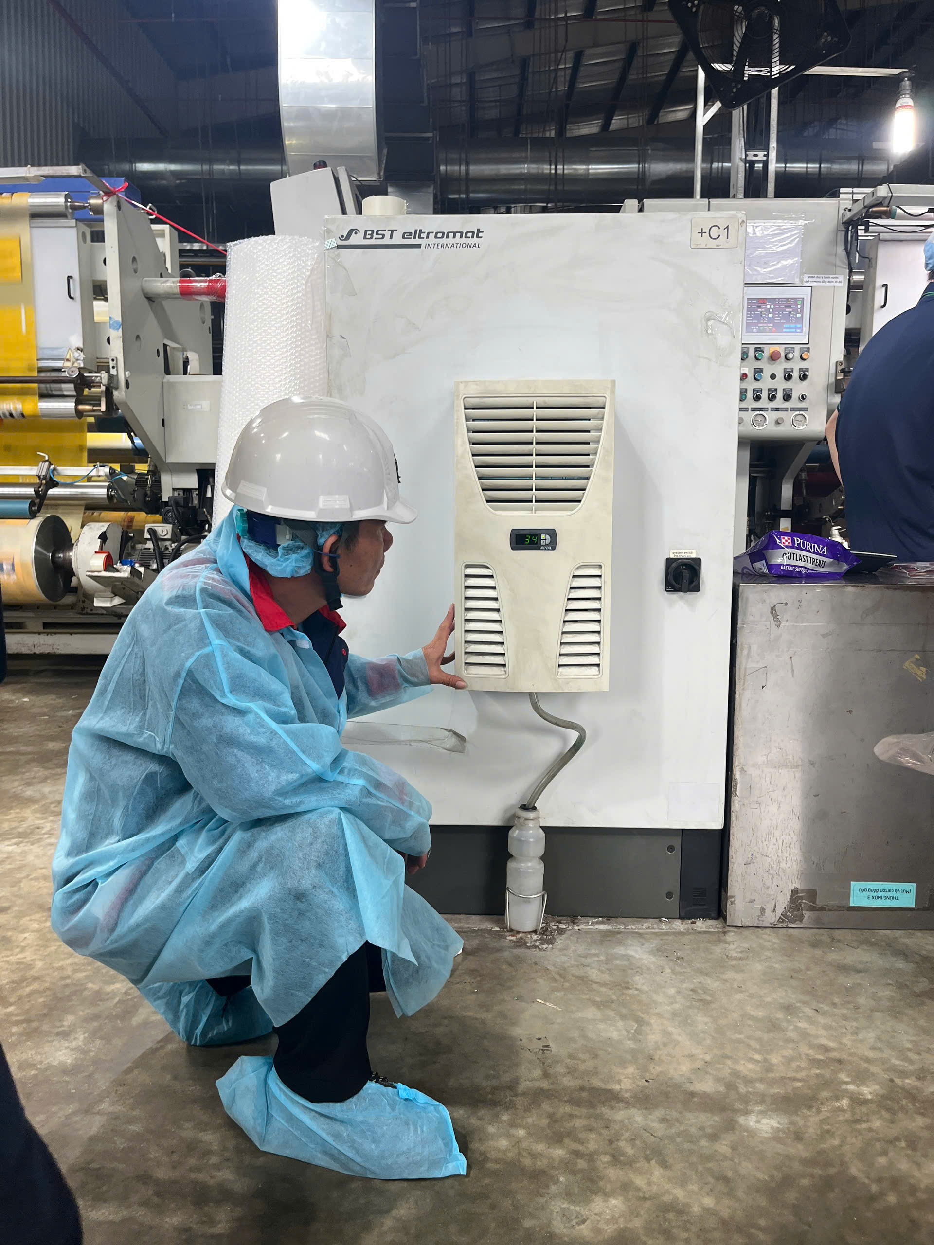 sua-may-lanh-tu-dien-rittal-kcn-long-an