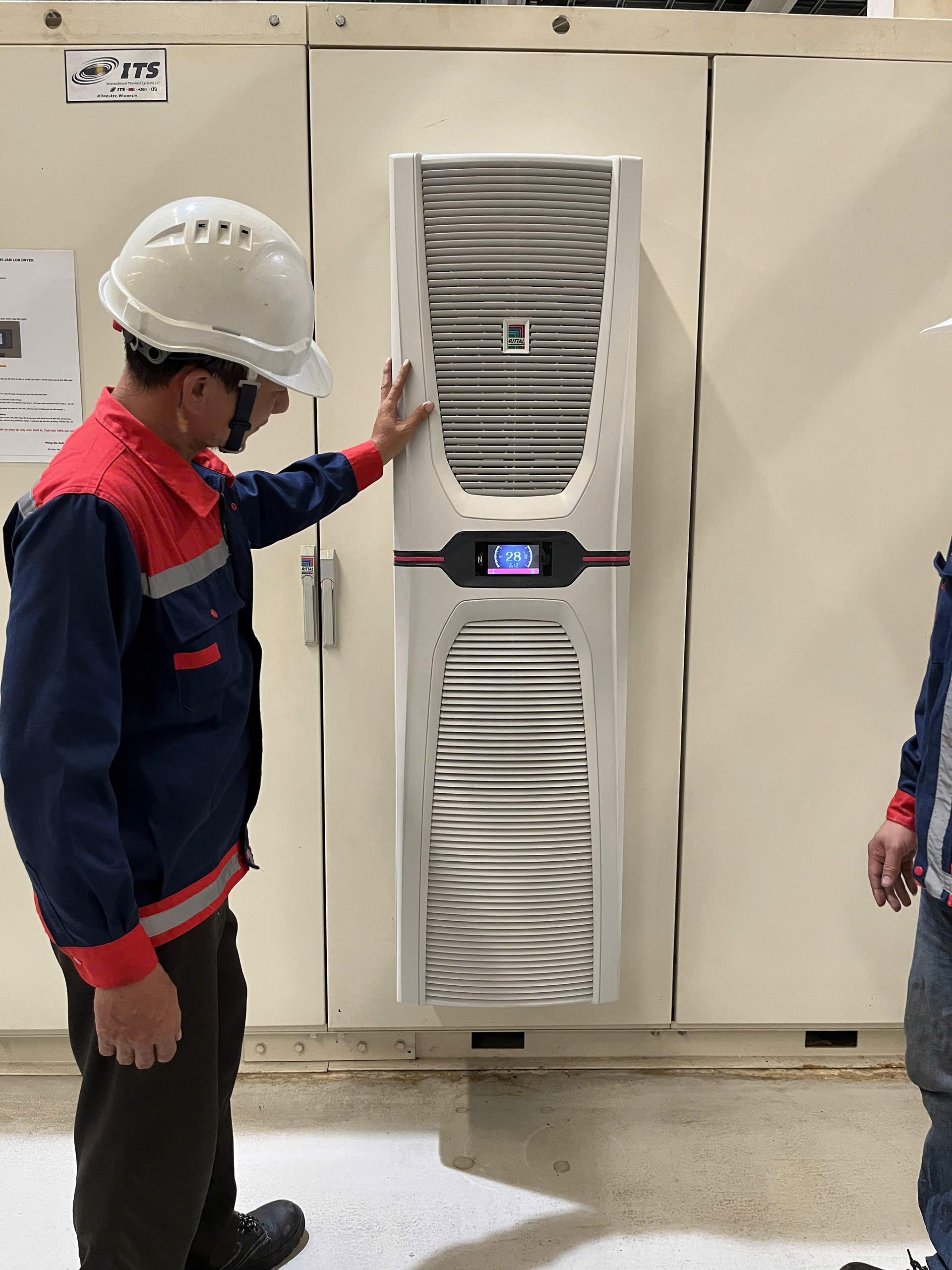 sua-may-lanh-rittal-khu-cong-nghe-cao-quan-9