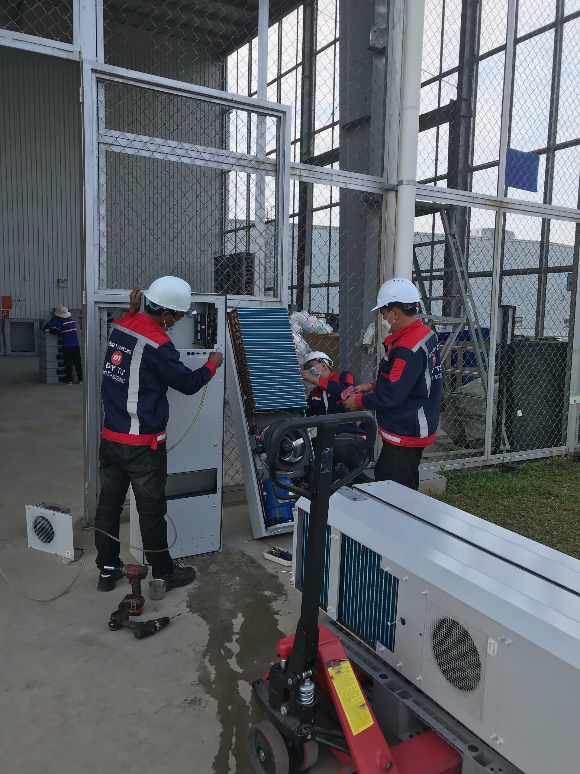 bao-duong-may-lanh-tu-dien-rittal-blue-e-plus-sk3188940